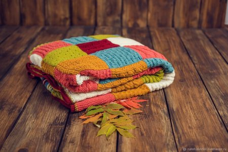 Вязаный плед в стиле пэчворк