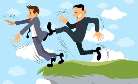 Выгнали Пинком под зад