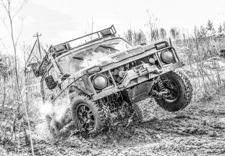 Раскраска Джипы по грязи