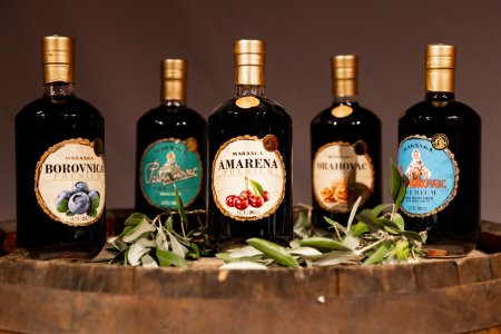 Югославский ликер Мараска