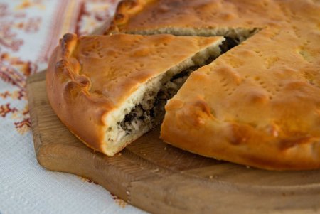 Пирог с мясом и картофелем