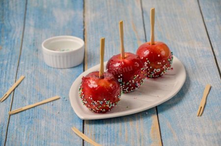 Яблоки в карамели