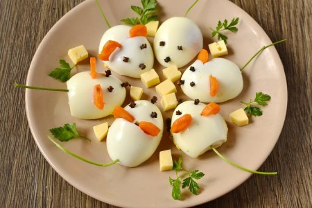 Мышки из фаршированных яиц