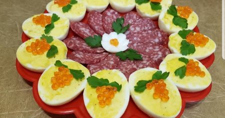 Украсить фаршированные яйца