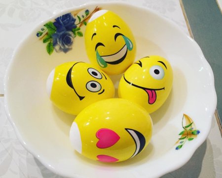 Веселые пасхальные яйца