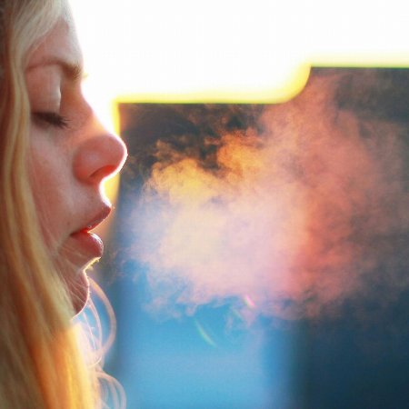 Человек дышит