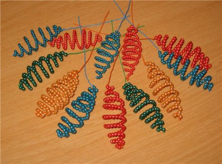 Игрушки из проволоки и бисера